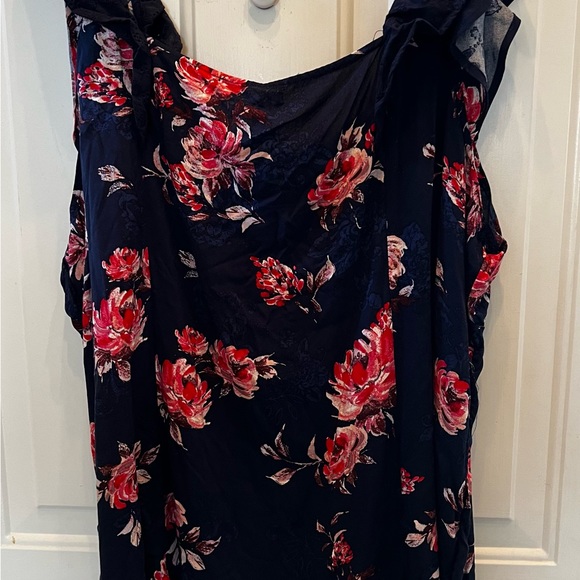 NWOT Maurices Floral Eyelet Trim Flutter Sleeve Top Size 3X Navy and Pink - Picture 6 of 7
